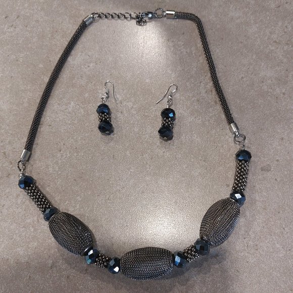 Women's Black Woven Mesh Necklace with Spaced Diamond Cut Beads - Small - NWOT - Picture 4 of 8